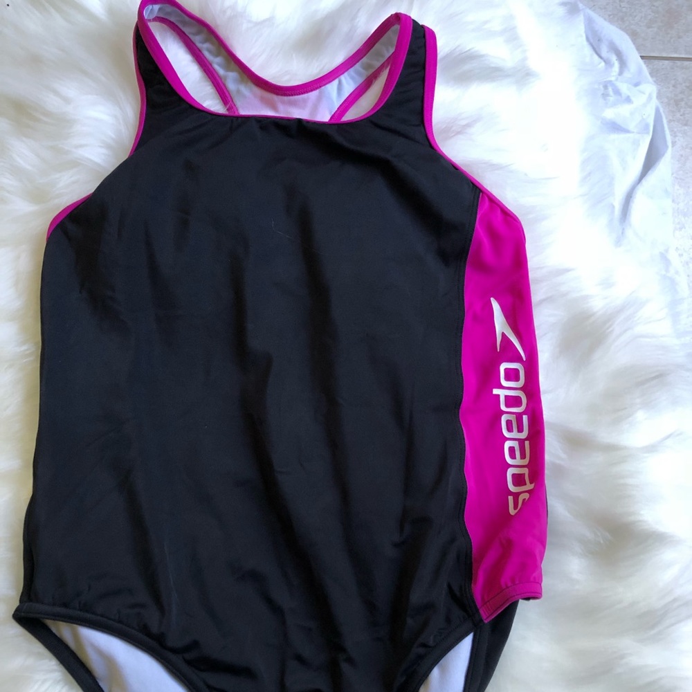 🌼 Speedo swimsuit